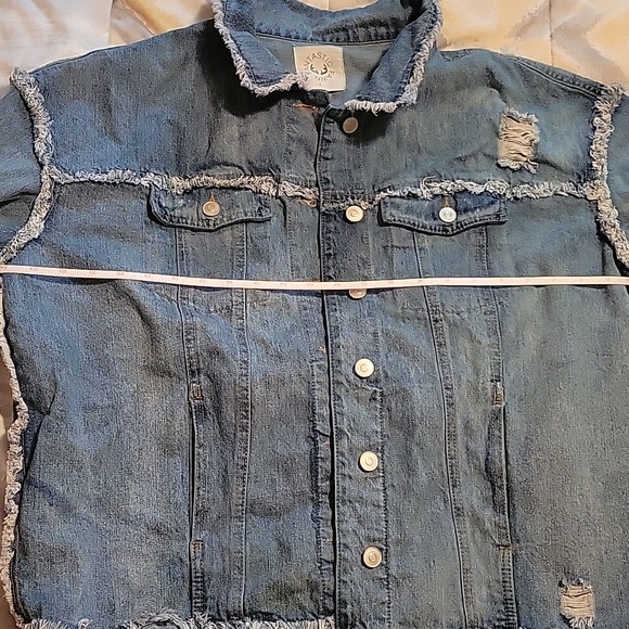 *sale* Distressed oversized denim/jean jacket - Picture 7 of 8